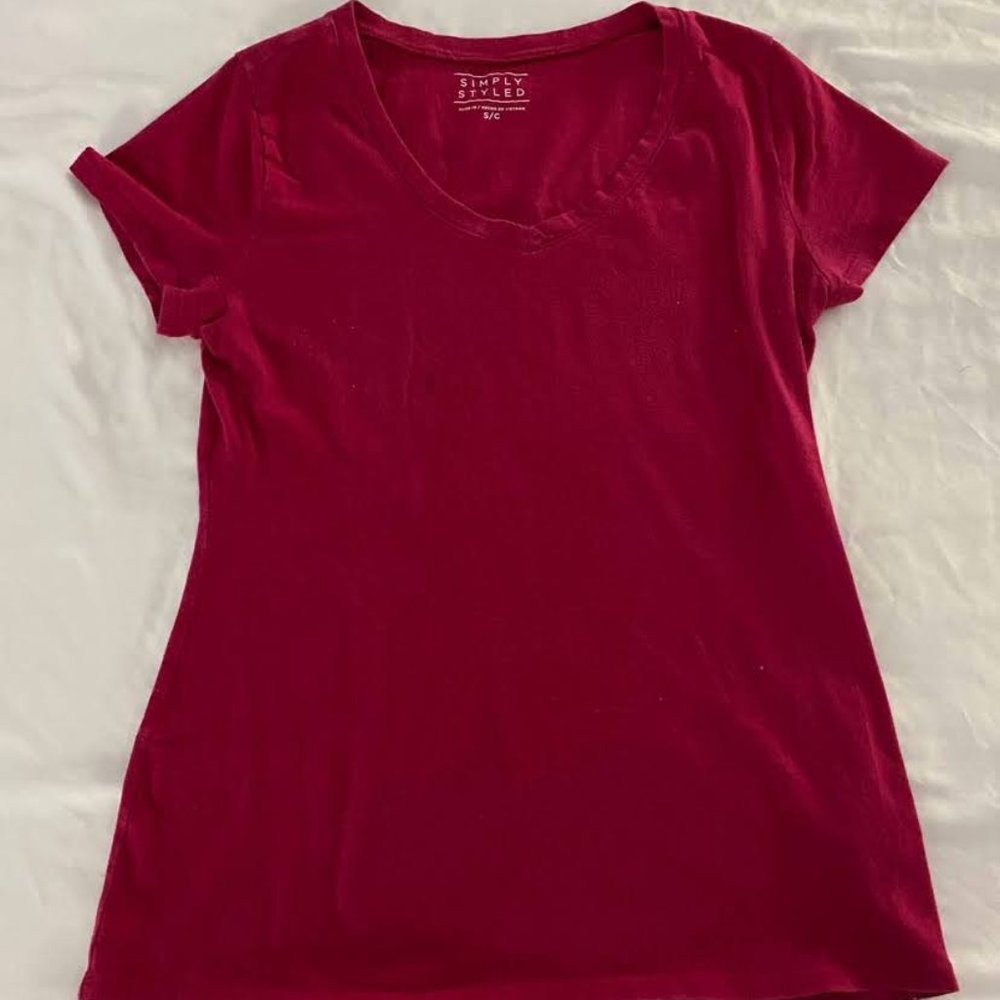 Simply Styled size Small Pink short-sleeve v-neck tee shirt